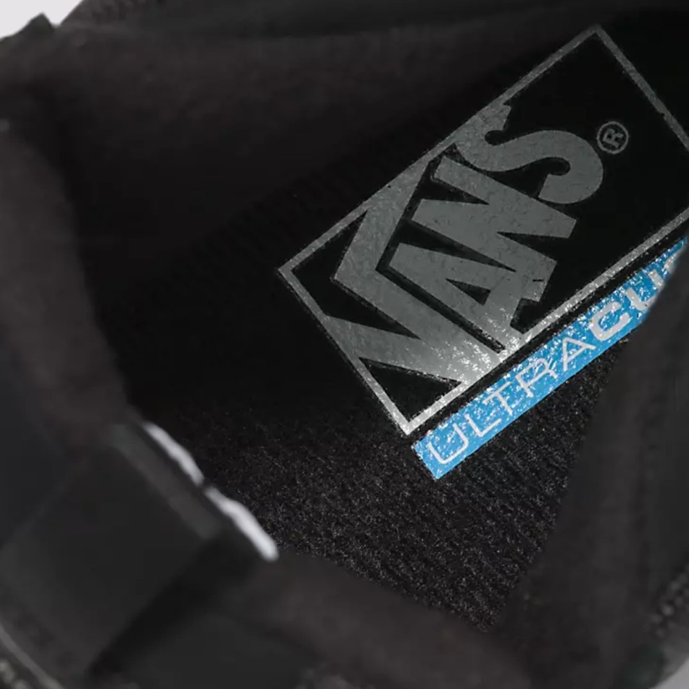 Vans WMNS Ultrarange Exo
Black/Black
VN0A4BVSBKA
Boots Sneakers - Picture 16 of 16